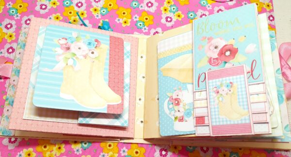 Spring Flowers 6.5x6.5 Inch Mini Scrapbook Album