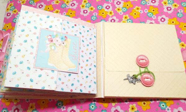 Spring Flowers 6.5x6.5 Inch Mini Scrapbook Album